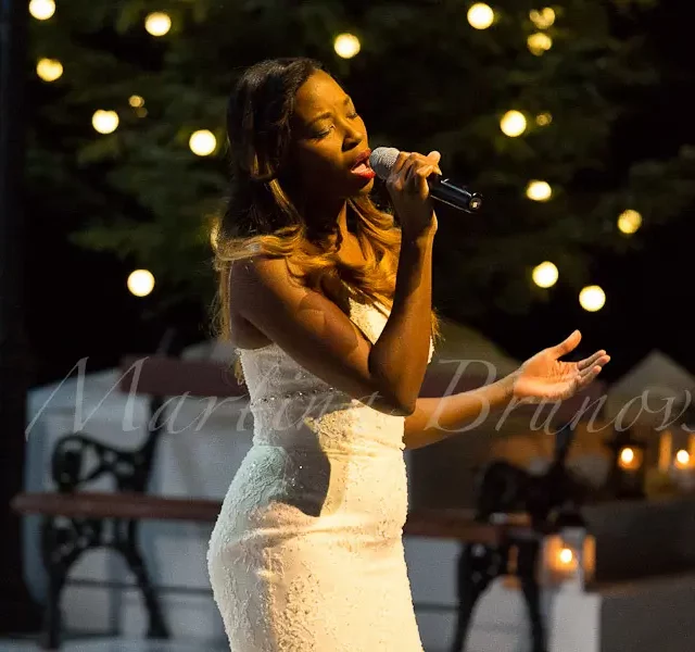 Fotenie eventov-Jamelia-na-evente-Vianocny-koncert