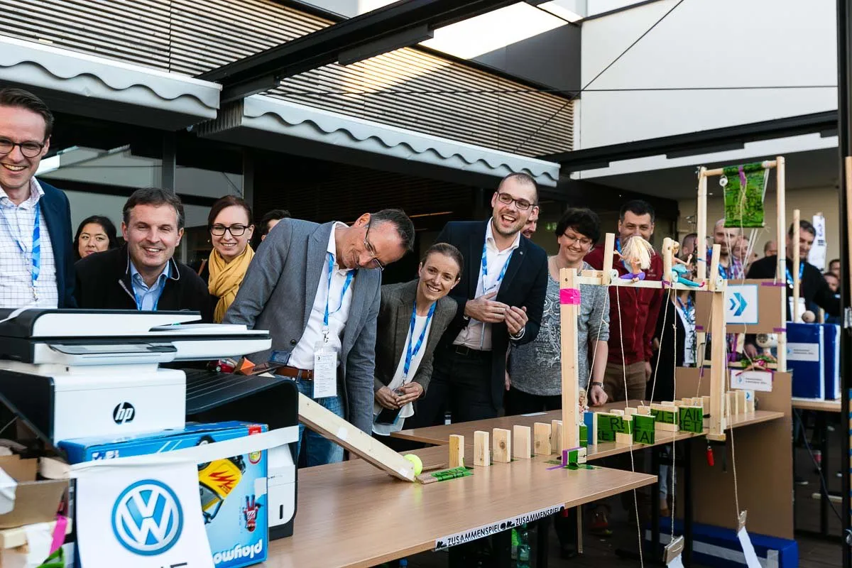 teambuilding - interakcia účastníkov - eventový fotograf Bratislava