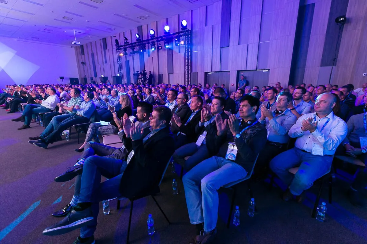 účastníci na konferencii v Šamoríne - fotenie feventov