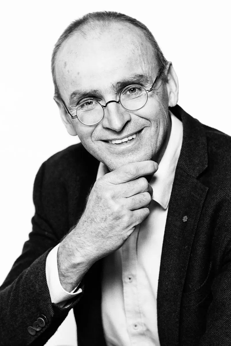 business portrait - fotograf Bratislava - čiernobiely biznis portrét 