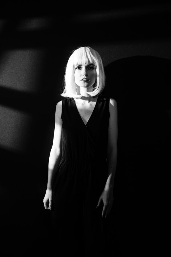 čiernobiely portrét dramatický - Portrait