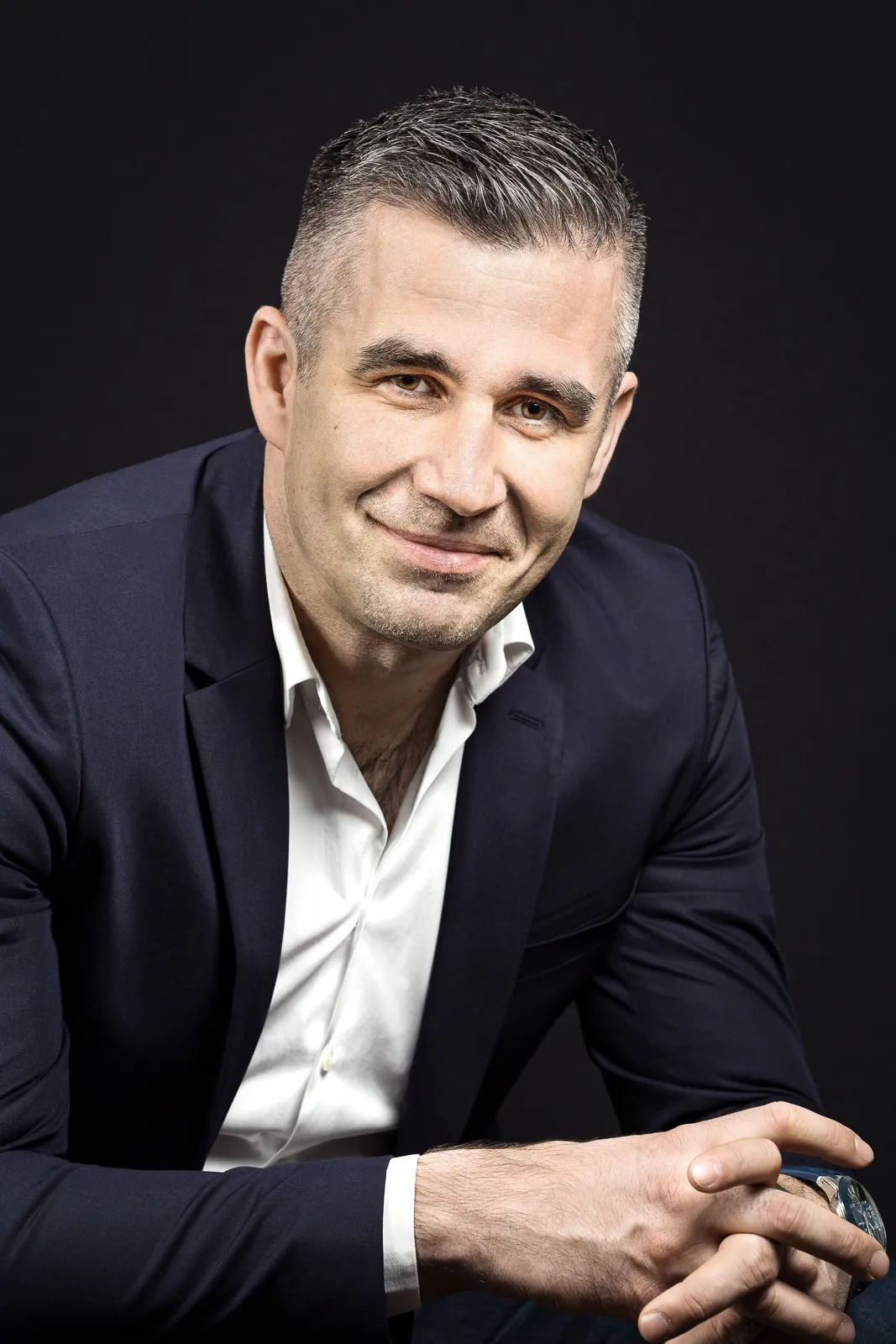 prirodzený biznis portrét - muž -portrétne fotenie